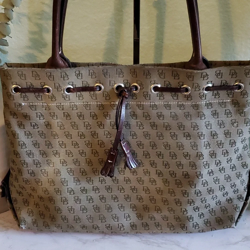 DOONEY & BOURKE monogram tassel tote bag